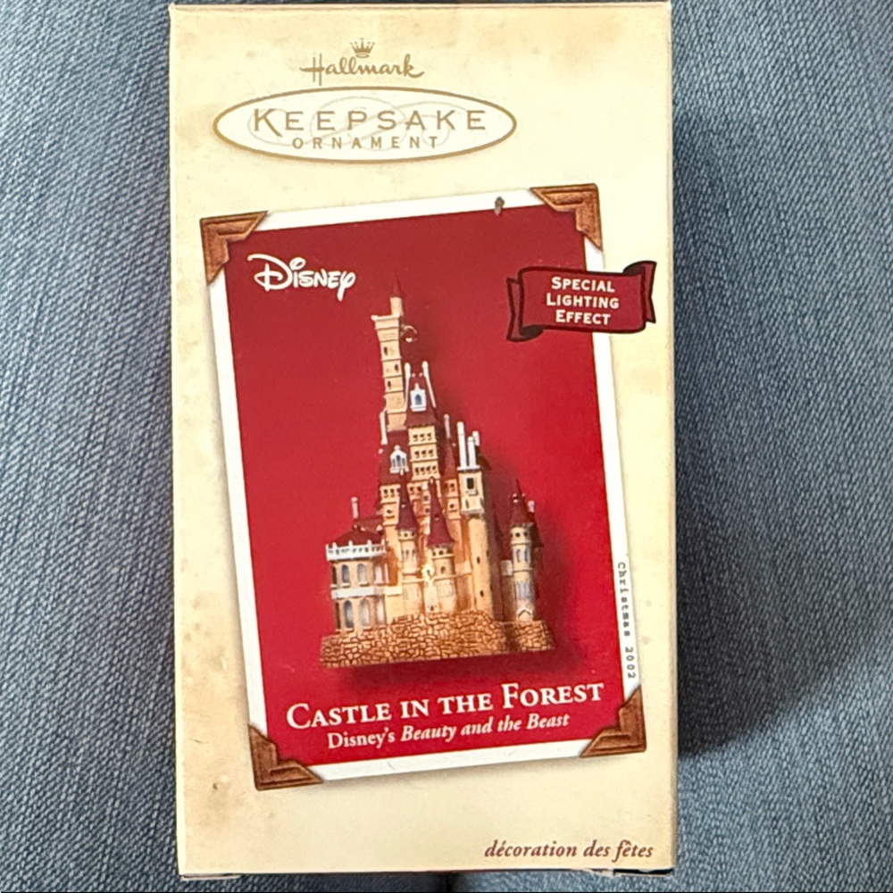 Hallmark Keepsake Ornament - Castle in the Forest with Special Lighting Effect
